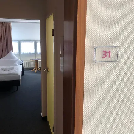 31 Apartment